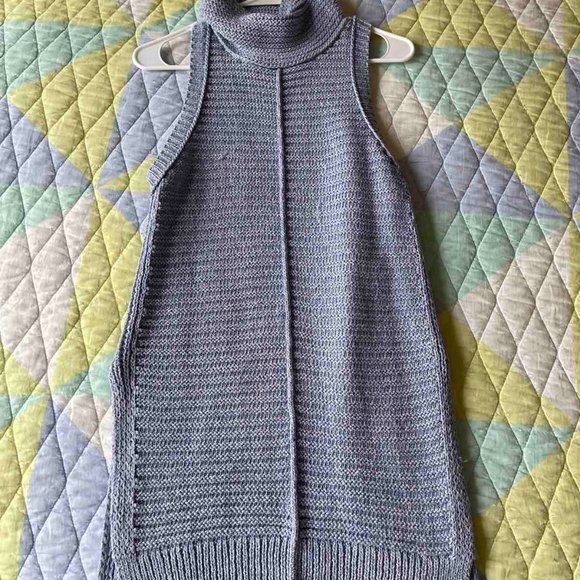 NEW WITHOUT TAG. PILCRO TURTLENECK SWEATER VEST NEW. Size S - Picture 2 of 3